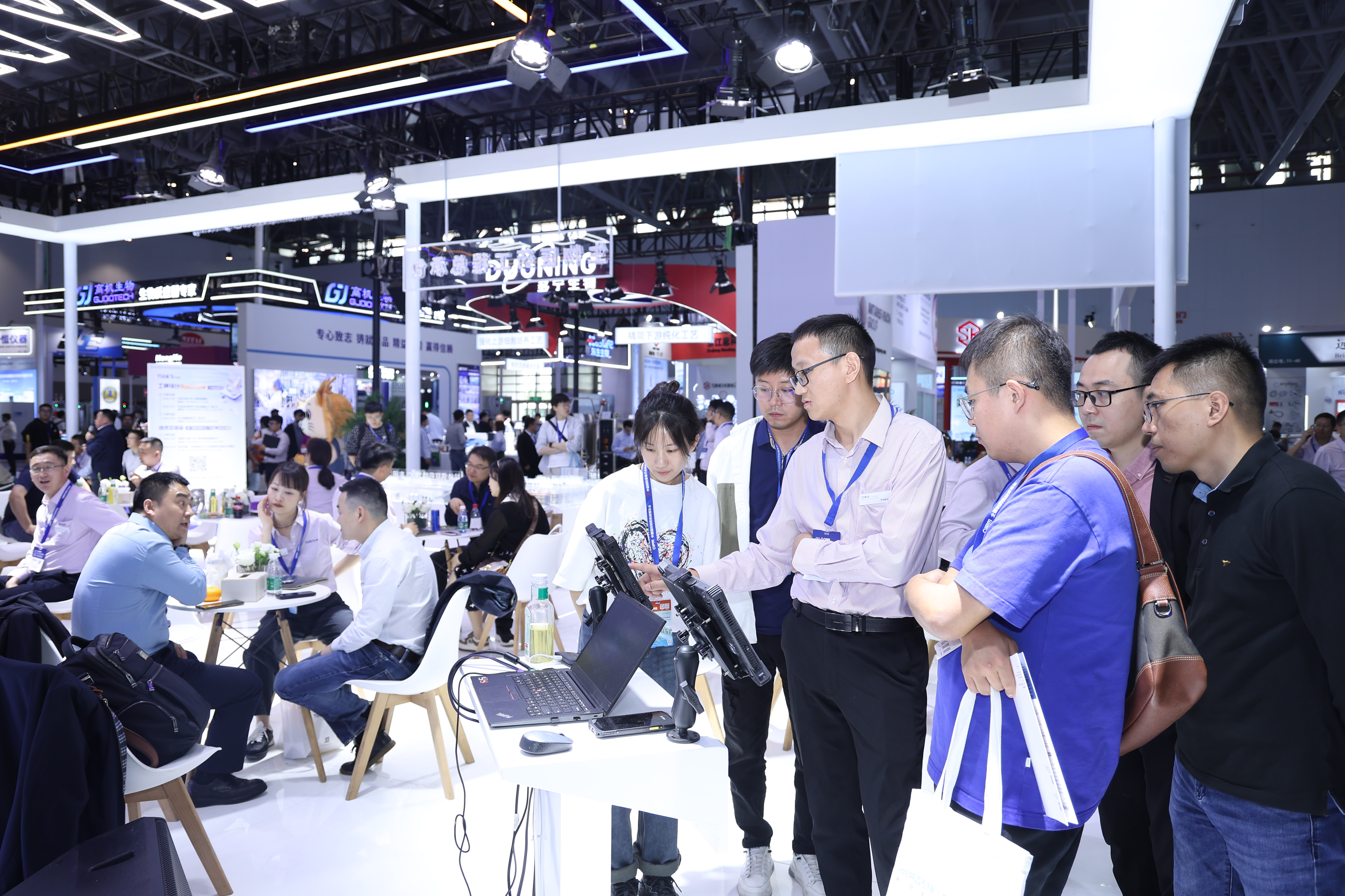 鉴黑担保网(jhdbw)·最具权威唯一维权担保平台