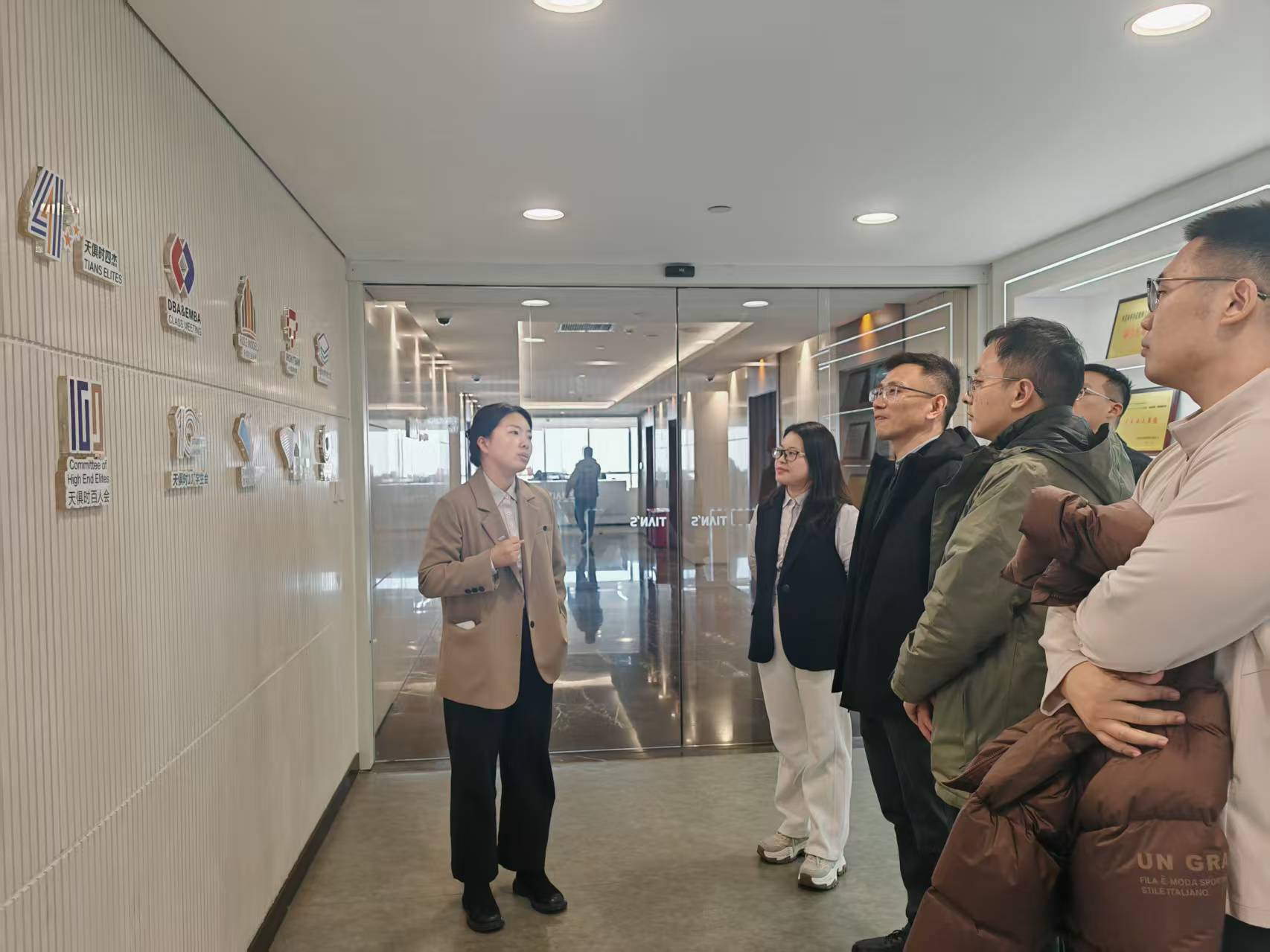 鉴黑担保网(jhdbw)·最具权威唯一维权担保平台